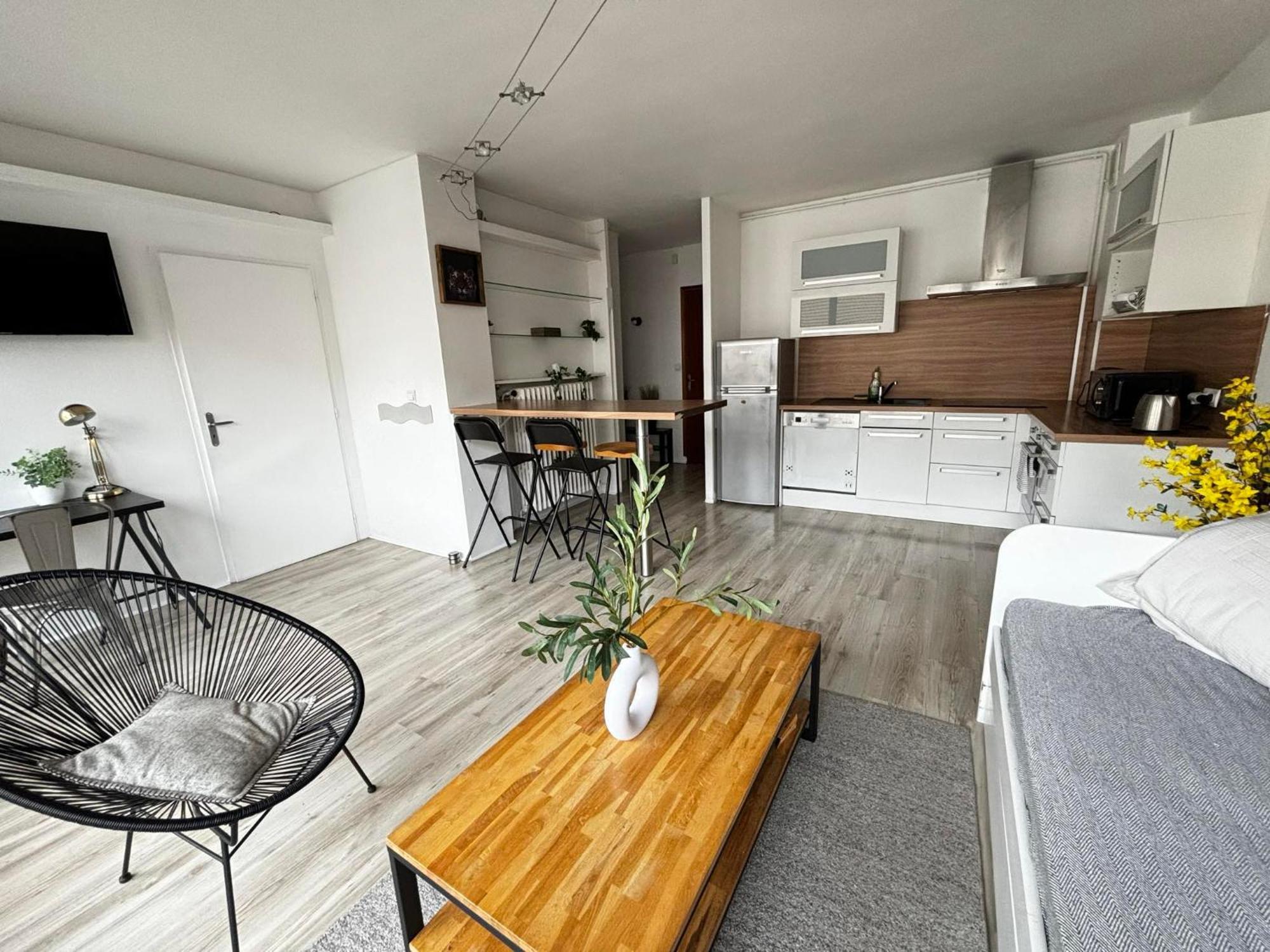 Appartement Hypercentre A 2 Min Du Lac Annecy Exterior photo